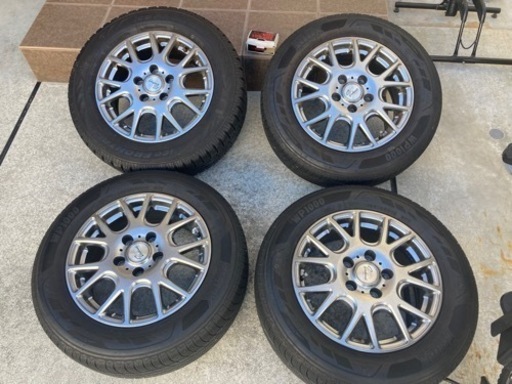 スタッドレスタイヤ195/65R 15 セレナハイウェイスターVセレクションII