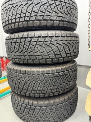 260 / 65R 16 スタッドレス　(ブリジストン、ほぼ新品)