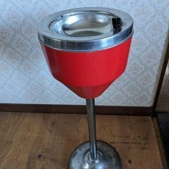 鉄製レトロな灰皿