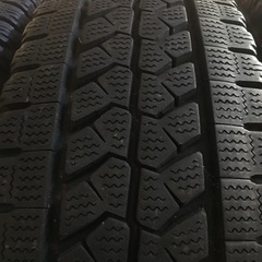 ライトトラックタイヤの画像