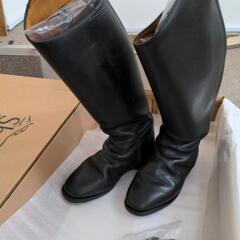 中古の乗馬用長靴です。