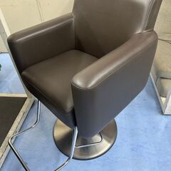 スタイリングチェア　TAKARA BELMONT　美容院　理容　床屋　散髪　椅子チェア　昇降　足踏みタイプの画像