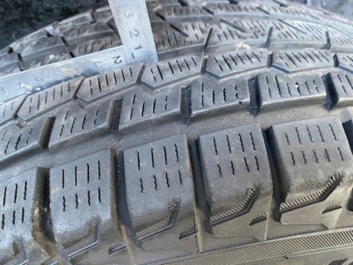 更に値下げ！225/80R15 21年製(40週目)スタッドレスタイヤ