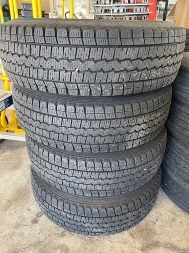 200系ハイエース用　ホイール付きスタッドレス 4本セット