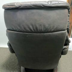 三重、愛知 配達可能 エコーネス EKORNES レノ ストレスレスチェア リクライニングチェア オットマン、サイドテーブル付きの画像