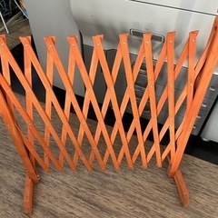 伸縮性の簡易フェンス