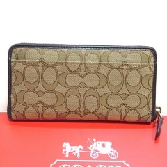 COACH コーチ ブラウンレザー×シグネチャー ラウンドファスナー 長財布 ジッピーウォレットの画像