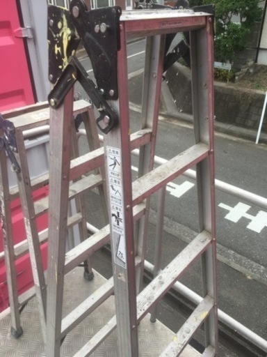 脚立　4尺　5尺　　　5000円