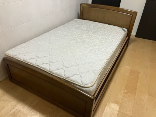 値下げしました。綺麗！セミダブルベッド&フランスベッドマットレス