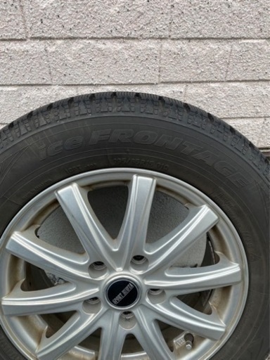 スタッドレスタイヤ　195/65R15 4本セット