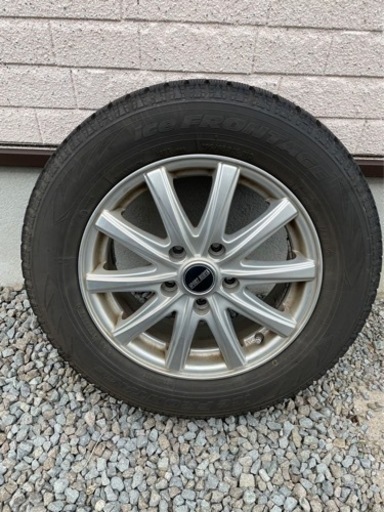 スタッドレスタイヤ　195/65R15 4本セット