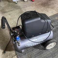 コンプレッサー　オイルレス　アストロ製　実動の画像