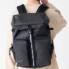 中古　定価11,000円 人気商品 KiU 防水リュックサック ダブルポケット 18Lの画像