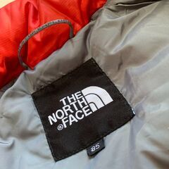 決まりました。Mサイズ The North Face ヌプシ ダウンジャケット ノースフェイス 赤 レッドの画像