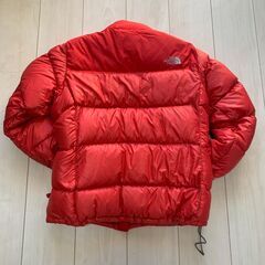 決まりました。Mサイズ The North Face ヌプシ ダウンジャケット ノースフェイス 赤 レッドの画像