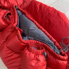 決まりました。Mサイズ The North Face ヌプシ ダウンジャケット ノースフェイス 赤 レッドの画像