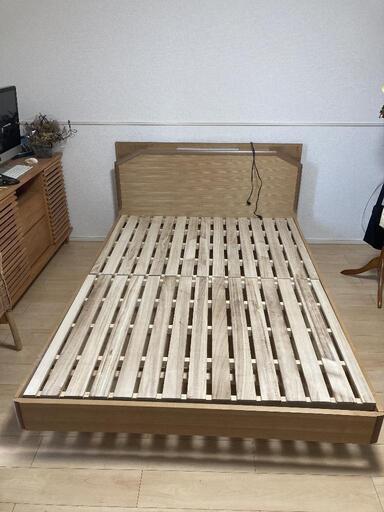 シモンズのマットレス付きダブルベッド