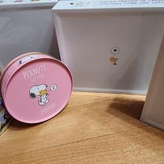スヌーピー缶1点50円の画像