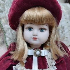 小さめなビスクドールの画像