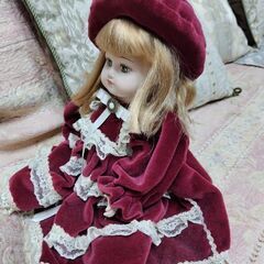 小さめなビスクドールの画像