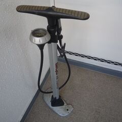 自転車空気入れ　GIYO　アマゾン４０００円ぐらいの品
