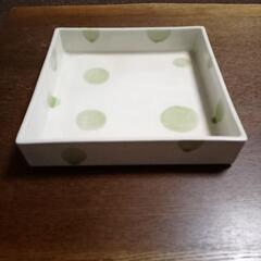 大きめの角皿の画像