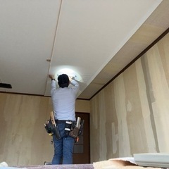 壁紙の剥がし作業、壁紙貼り、経験者優遇。の画像