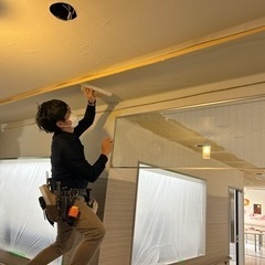 壁紙の剥がし作業、壁紙貼り、経験者優遇。の画像