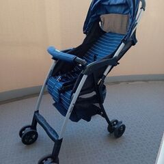 軽量、コンパクトなベビーカーです！
