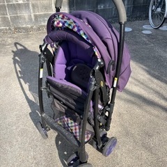 Aprica ベビーカーの画像