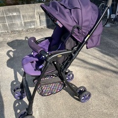 Aprica ベビーカーの画像