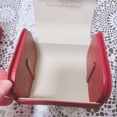新品【Salvatore Ferragamo】腕時計 アクセサリーケース　レッドの画像