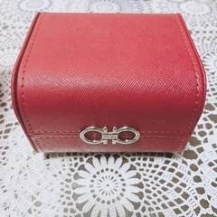 新品【Salvatore Ferragamo】腕時計 アクセサリーケース　レッドの画像