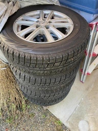 スタッドレス　バリ山　30プリウスにて使用