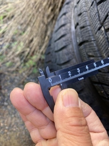 スタッドレス　バリ山　30プリウスにて使用