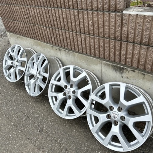 【早い者勝ち】エクストレイル  純正ホイール　中古18インチ