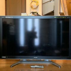52型テレビ（シャープ アクオス LC-52GX2W）モニターと...