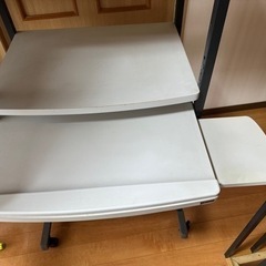 【配送可能】パソコンデスクの画像