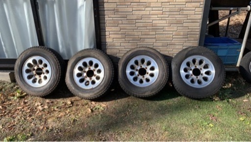 スタッドレスタイヤ195/80R15/107L