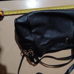黒色バックの画像