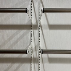 クローゼット(ブラケットラック金物)棚、ハンガーパイプ(各1点)の画像