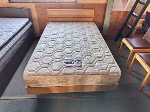 中古品シモンズセミダブルベッドマットレスフレームセット (くらや