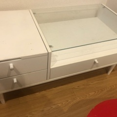 ホワイトテーブル