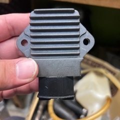 vfr400 nc30 レギュレータ