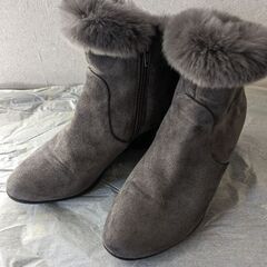 無料！ファー付きショートブーツ  グレー