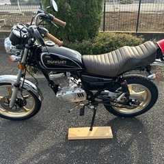 スズキ　GN125 2Fカスタム　原付2種　黒　金　125ccの画像
