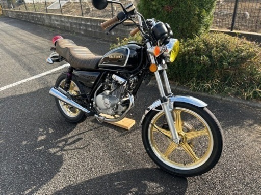 スズキ　GN125 2Fカスタム　原付2種　黒　金　125cc