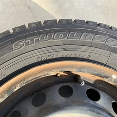 スタッドレスタイヤ　175/70R14の画像