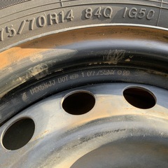 スタッドレスタイヤ　175/70R14の画像