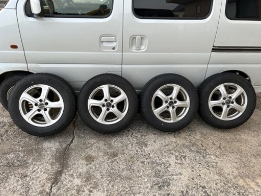 スタッドレスタイヤ　195/65/r15